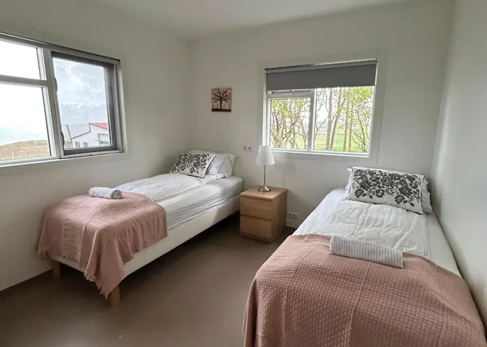 Sythra-Skoerthugil Guesthouse